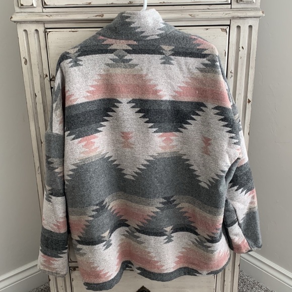 💙 Shacket Jacket - Picture 2 of 6